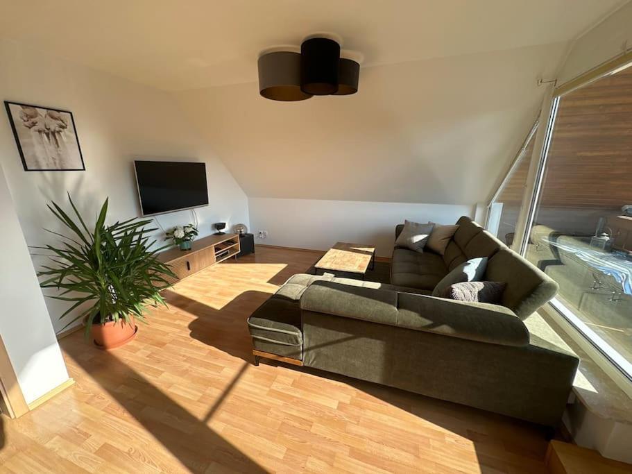 Sonniges & Ruhiges Apartment Mit Balkon Nahe Berlin Цойтен Экстерьер фото